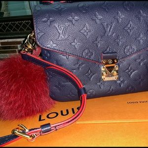Louis Vuitton Pochette Métis Monogram Empreinte